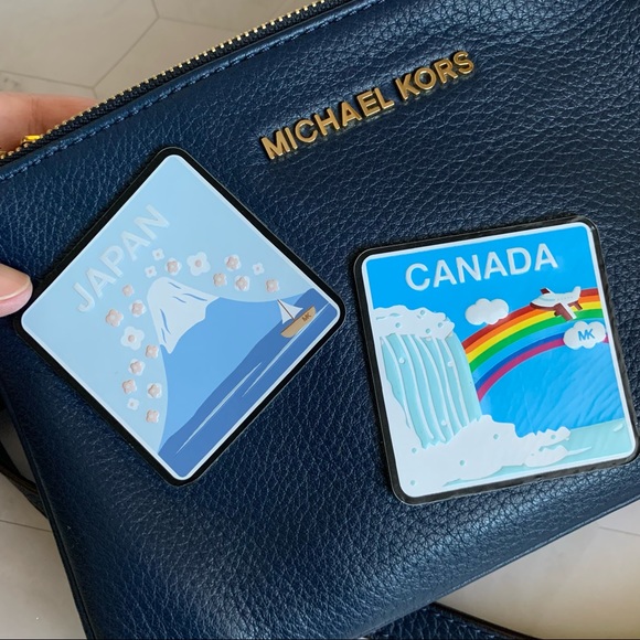 Michael Kors Bedford Gusset Crossbody Bag - Picture 7 of 7